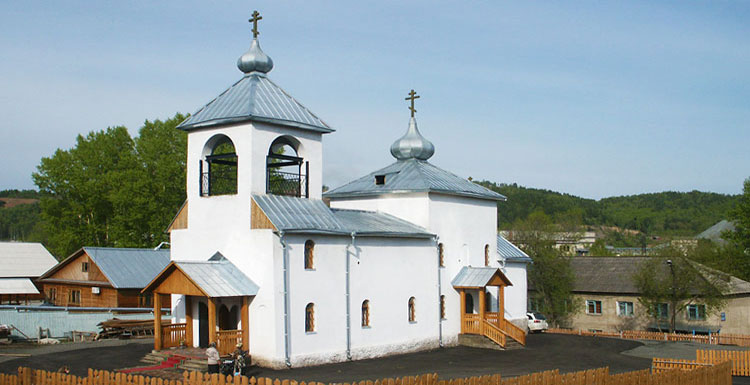 Свято-Троицкий храм в п. Большая Ирба.